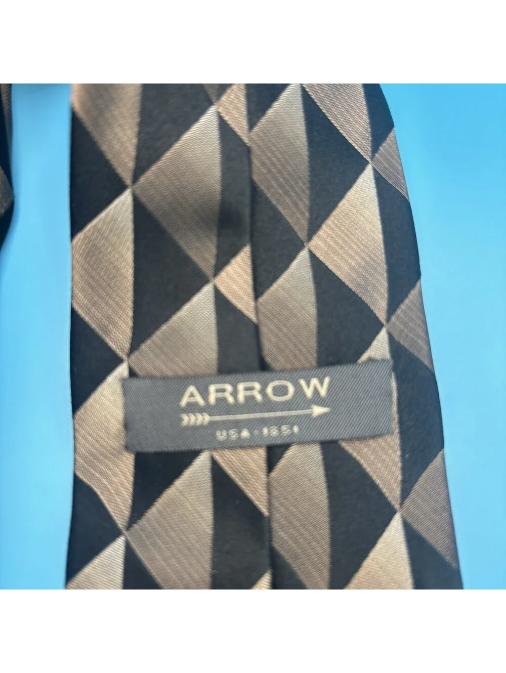 ARROW USA 1851 Black, Silver Geometric Neat 100% Silk Tie rn 121148